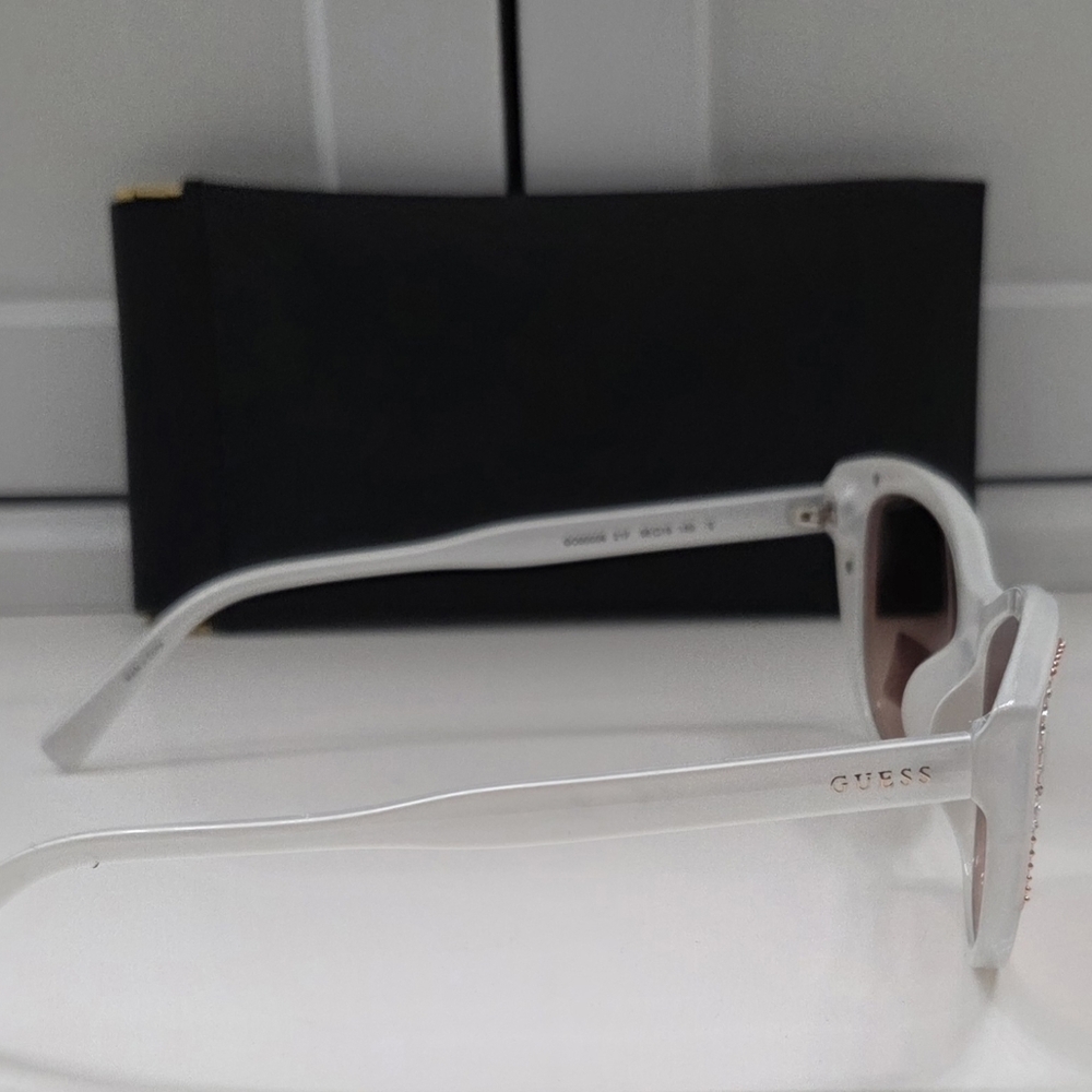 NWT Guess White Cat Eye Sunglasses Rhinestone Trim Pink Gradient Lenses - Picture 5 of 11